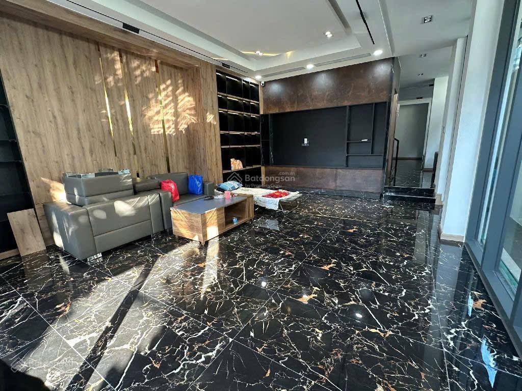 Siêu phẩm nhà phố 4 tầng thang máy  ngang 6m bề thế  trung tâm hải châu