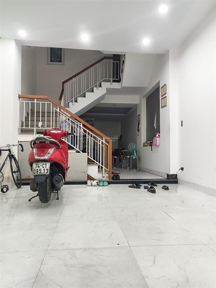 Nhà 3 tầng chủ tự xây cực kỳ kiên cố kiệt nhựa 5m chỉ 30m ra mặt tiền ô tô đỗ ngày đêm