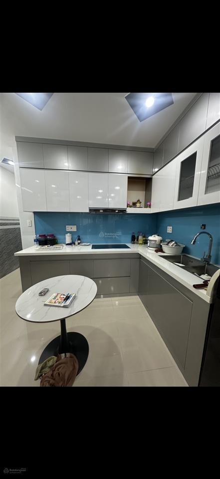 Gara ô tô  nhà mới cứng kinh doanh tốt chỉ 5.6 đồng