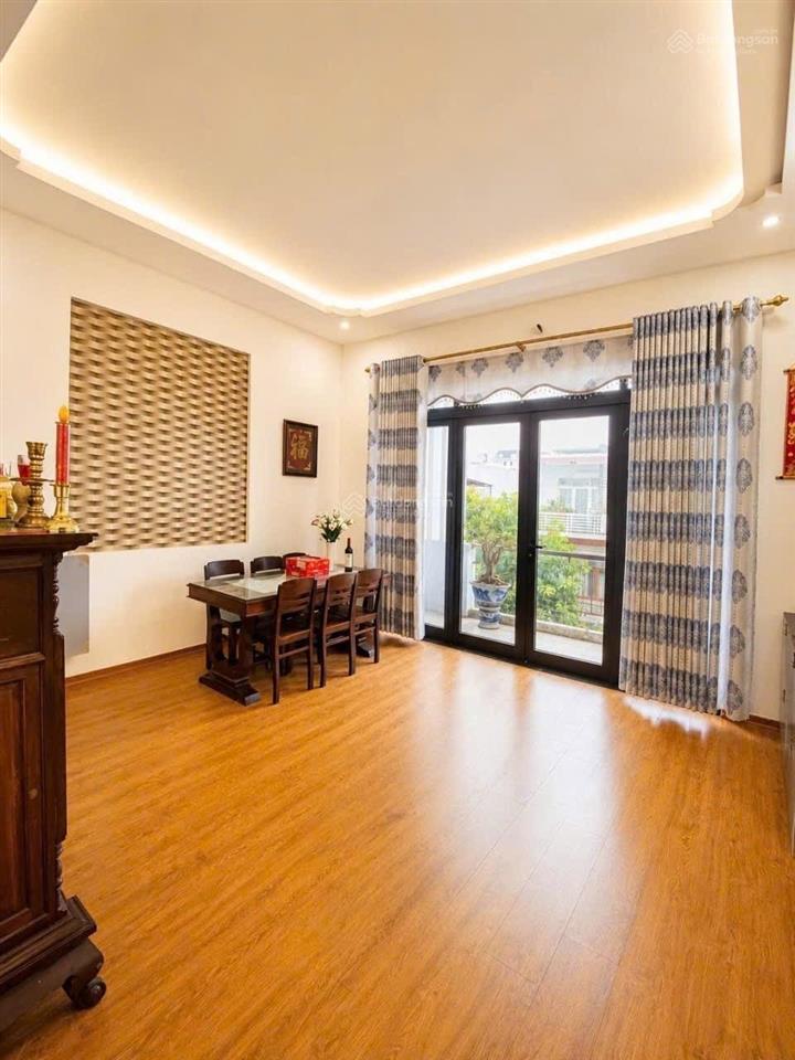 Nhà mặt tiền nguyễn khang 3 tầng 3 mê kiên cố full nội thất chỉ việc xách vali vào ở