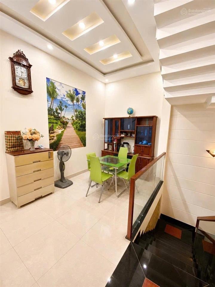 Nhà mặt tiền nguyễn khang 3 tầng 3 mê kiên cố full nội thất chỉ việc xách vali vào ở