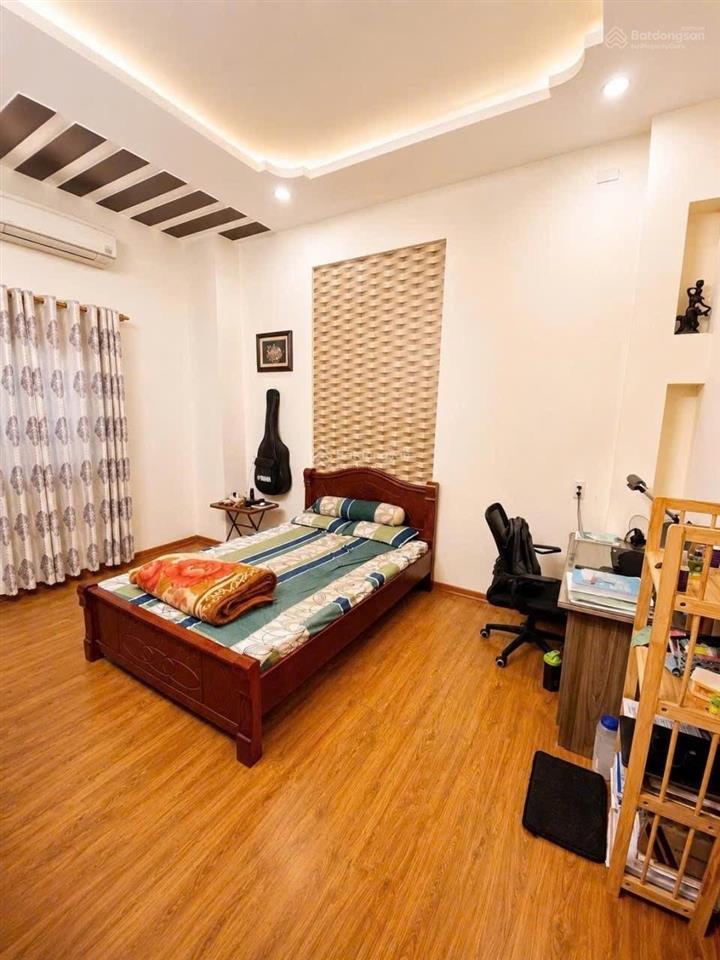 Nhà mặt tiền nguyễn khang 3 tầng 3 mê kiên cố full nội thất chỉ việc xách vali vào ở