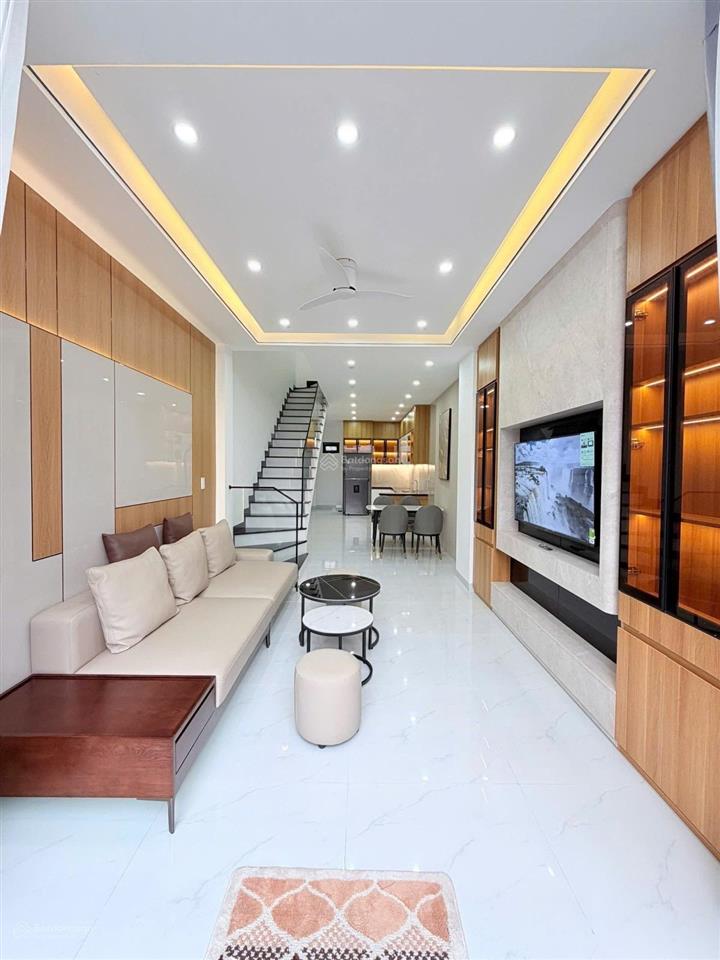 Nhà mới 100% 3 tầng full nội thất kiệt 3m gần ô tô