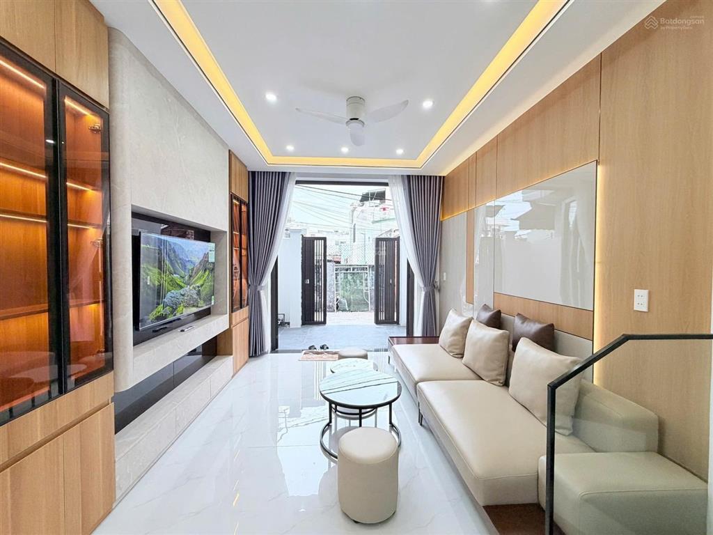 Nhà mới 100% 3 tầng full nội thất kiệt 3m gần ô tô