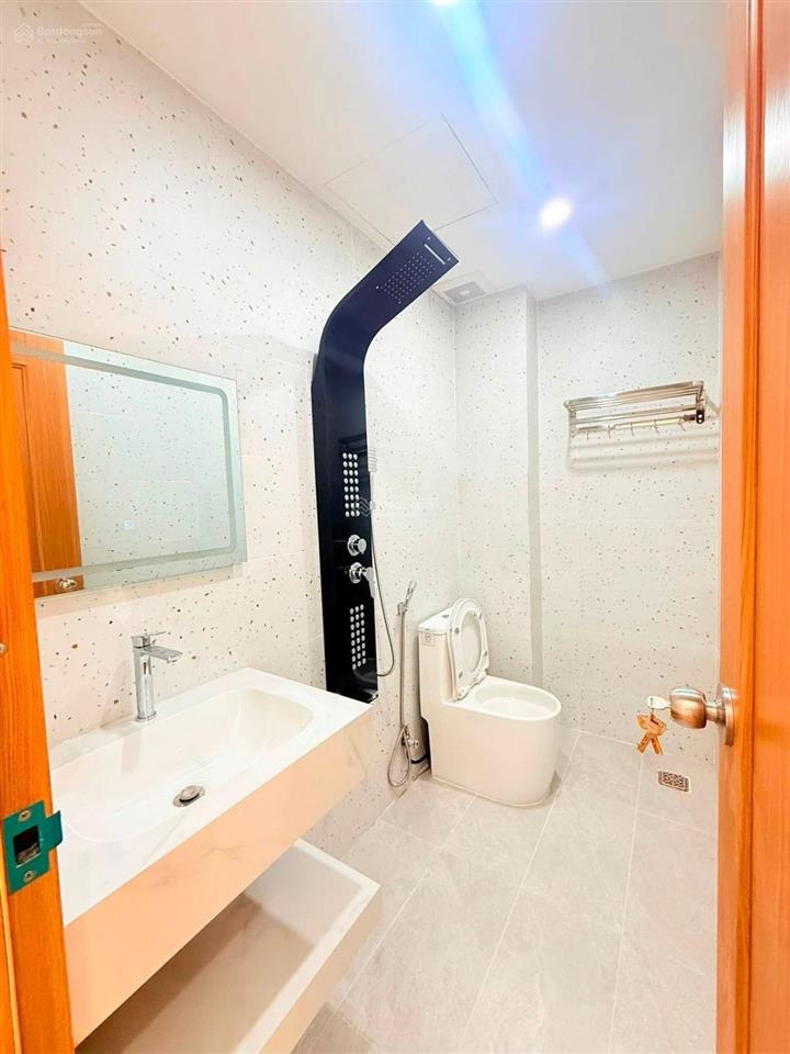 Nhà mới 3 tầng 2 mặt tiền trần xuân lê đối diện công viên