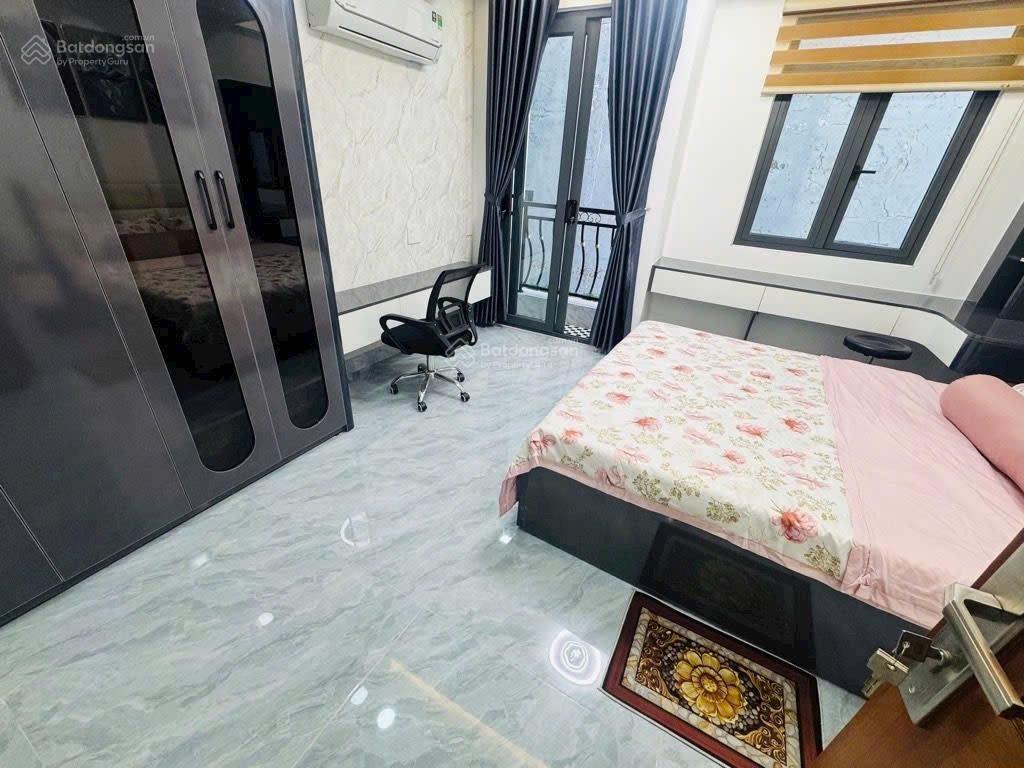 Nhà đẹp bùi quang là  hxh 4m x 11.1m  5tầng  4pn 5to et  nhỉnh 6tỷ tl