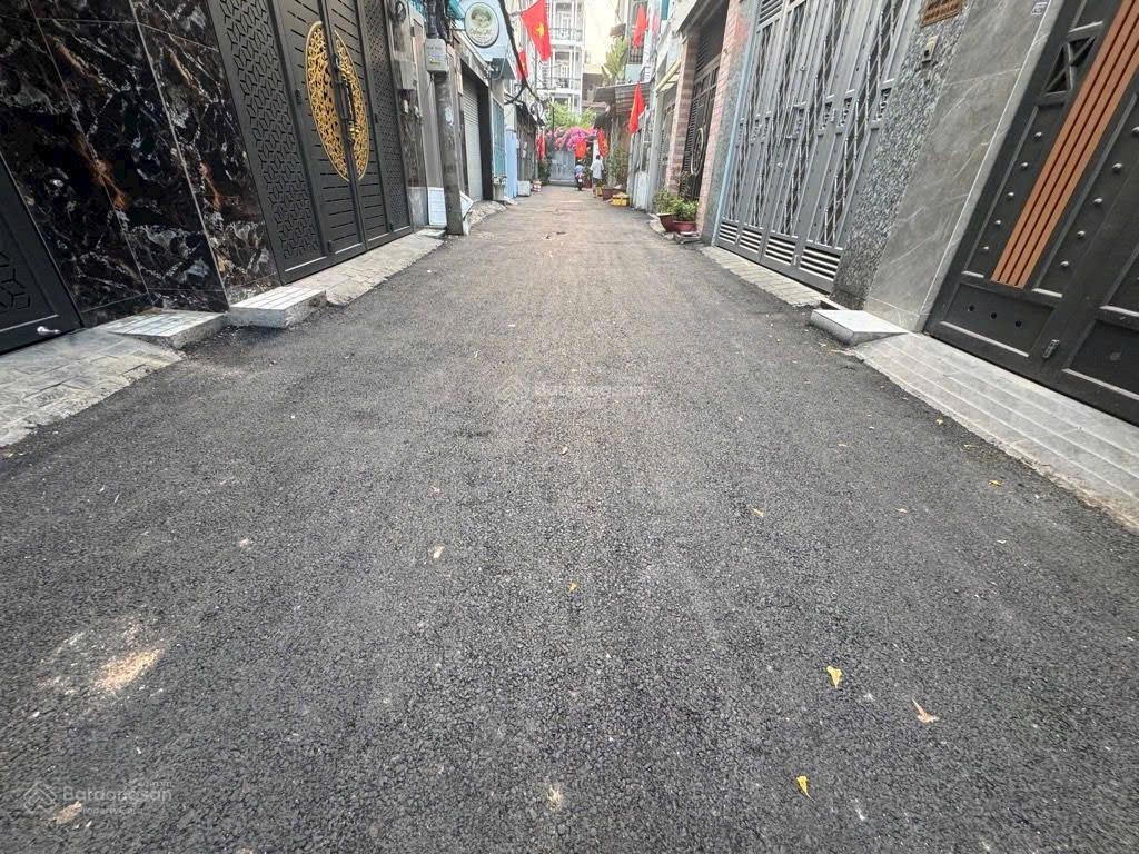 Nhà đẹp bùi quang là  hxh 4m x 11.1m  5tầng  4pn 5to et  nhỉnh 6tỷ tl