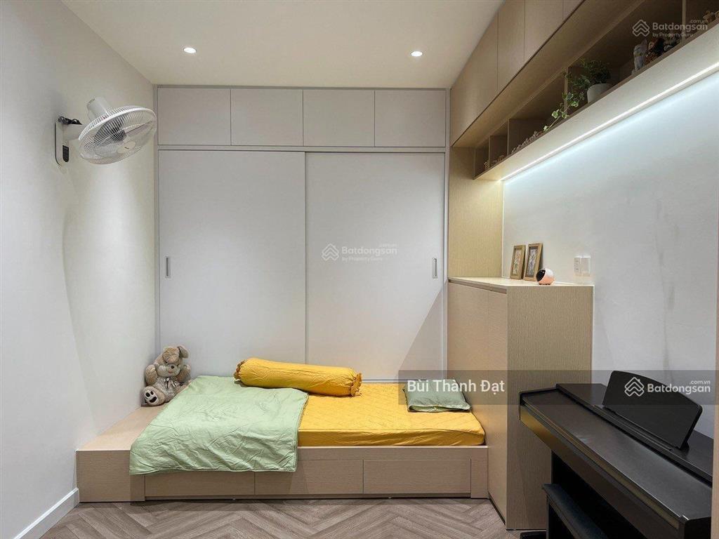 Chính chủ cần bán căn góc siêu rẻ 136m2, 3pn, 2 wc, có lốt xe ô tô, học viện quốc phòng