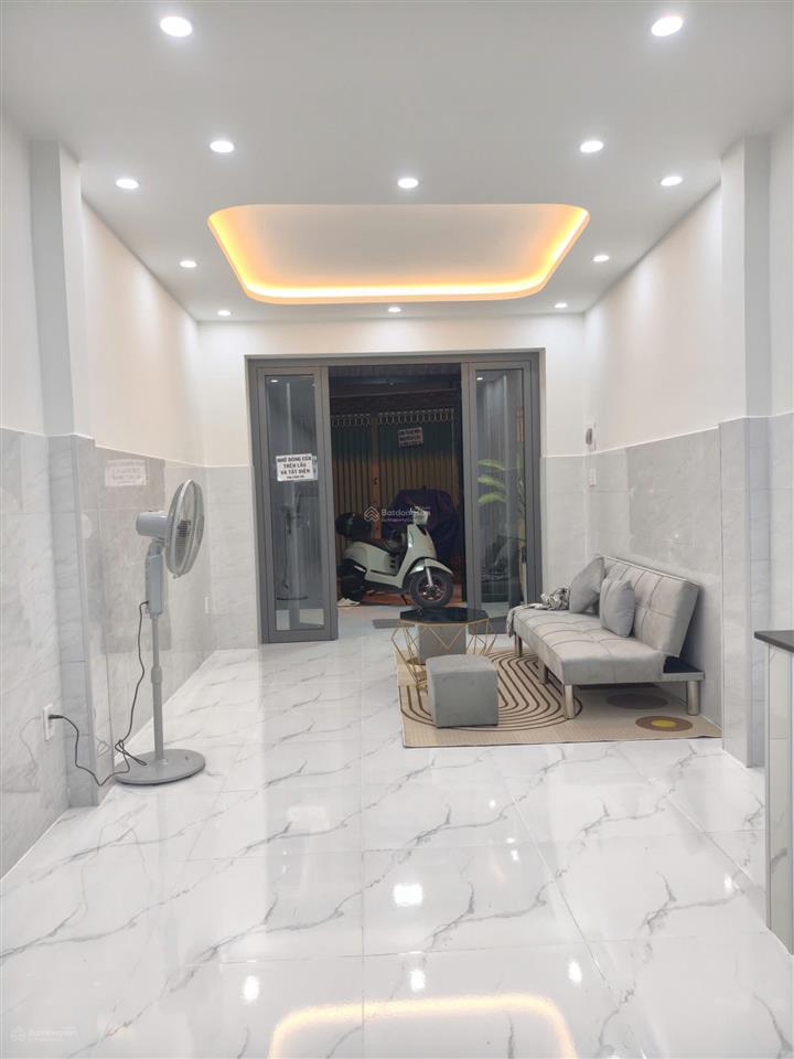 Nhà góc 2 mặt tiền xe hơi vào tận nhà 3,5x11m, 2pn 2wc gần chợ bình tây, võ văn kiệt