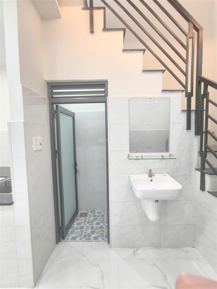 Bán nhà góc 2 mặt tiền xe hơi vào nhà, gần chợ bình tây 1 trệt 1 lầu 2pn giá nhỉnh 4 tỷ