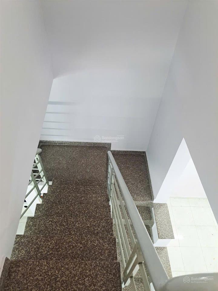 Nhà riêng bán tại lê văn quới, 4,05 tỷ, 32m2, view đẹp, uy tín