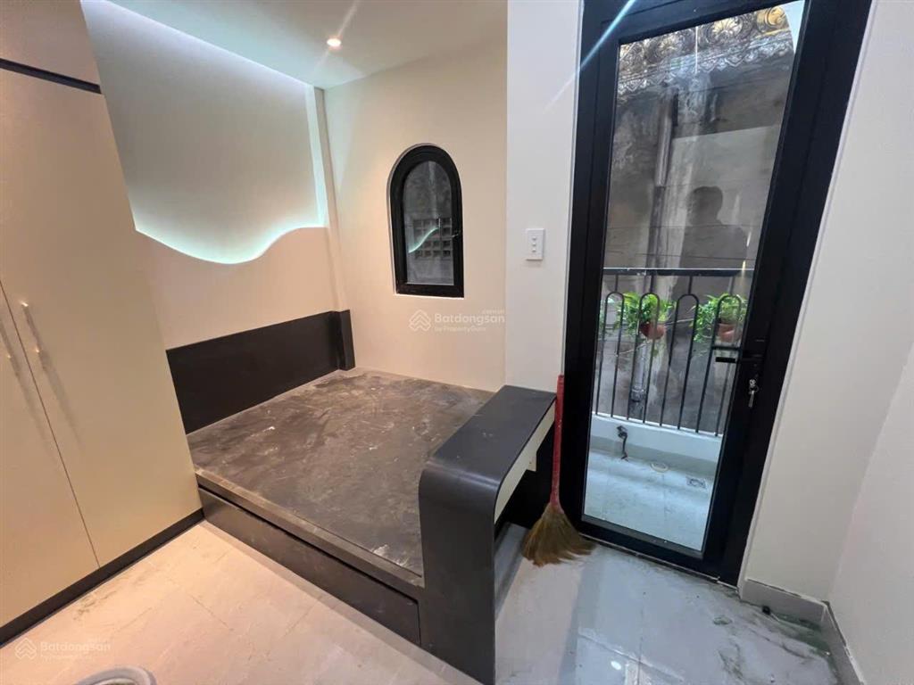 Bán nhà riêng tại lê đại hành, 4,2 tỷ, 21m2, đẹp, nhiều tiện ích