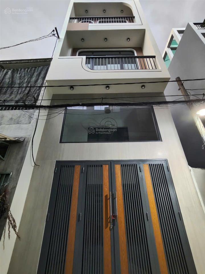 Ô tô đậu cửa lạc long quân, quận 11, gần công viên đầm sen