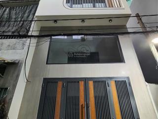Ô tô đậu cửa lạc long quân, quận 11, gần công viên đầm sen