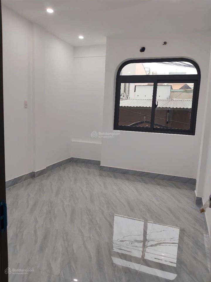 Bán nhà riêng tại lạc long quân, 6,9 tỷ, 28,8 m2, giá ưu đãi