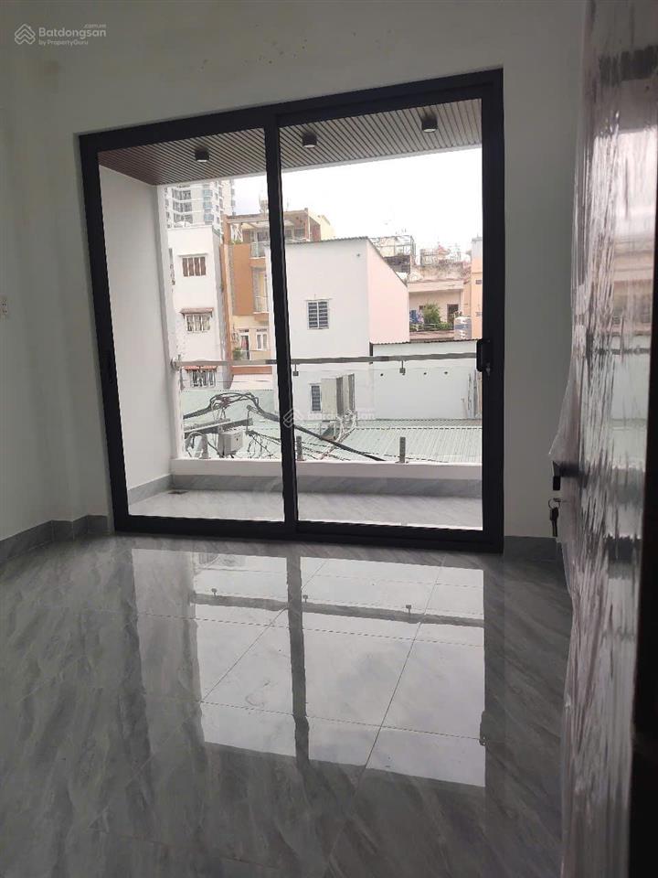 Bán nhà riêng tại lạc long quân, 6,9 tỷ, 28,8 m2, giá ưu đãi