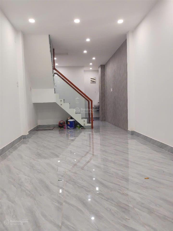 Bán nhà riêng tại lạc long quân, 6,9 tỷ, 28,8 m2, giá ưu đãi