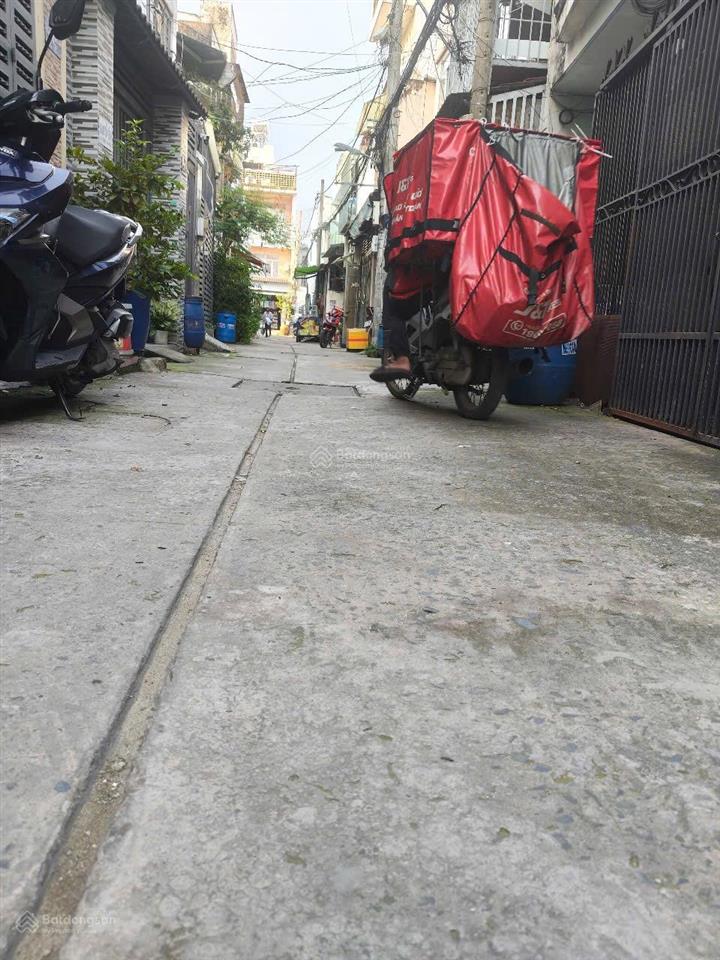 Bán nhà riêng tại lê văn quới, 4,98 tỷ, 29 m2, đẹp, nhiều tiện ích