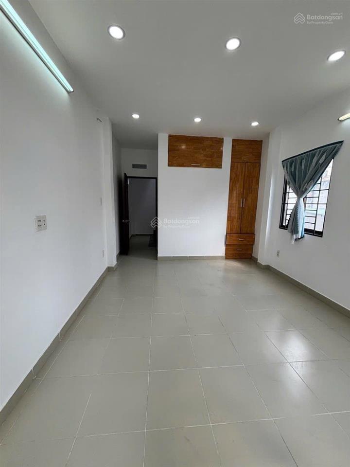 Bán nhà riêng tại lê văn quới, 4,98 tỷ, 29 m2, đẹp, nhiều tiện ích