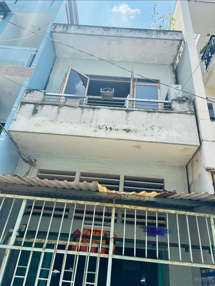 Nhà ngộp bank rẻ sát mega bình phú nhỉnh 6 tỷ 50 m2 vuông vứt ngay chợ  công viên bình phú.