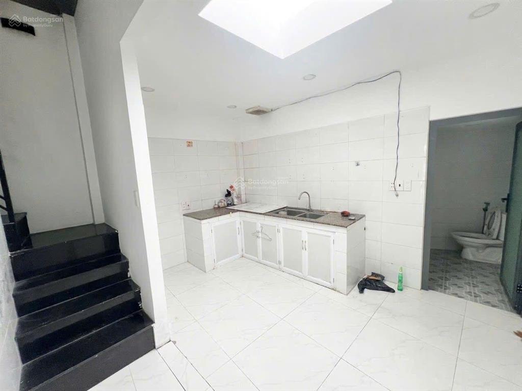 Nhà bình tân hẻm xe tải gần bv bình tân chỉ 5.2 tỷ khu tập trung các doanh nghiệp đầu tư