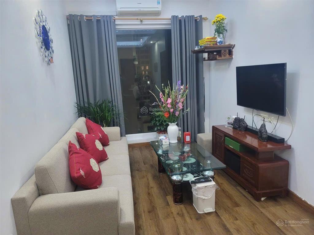 Chính chủ cần tiền bán căn cc 17 tầng trục đường hoàng quốc việt