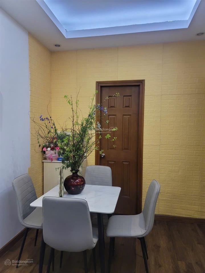 Chính chủ cần tiền bán căn cc 17 tầng trục đường hoàng quốc việt