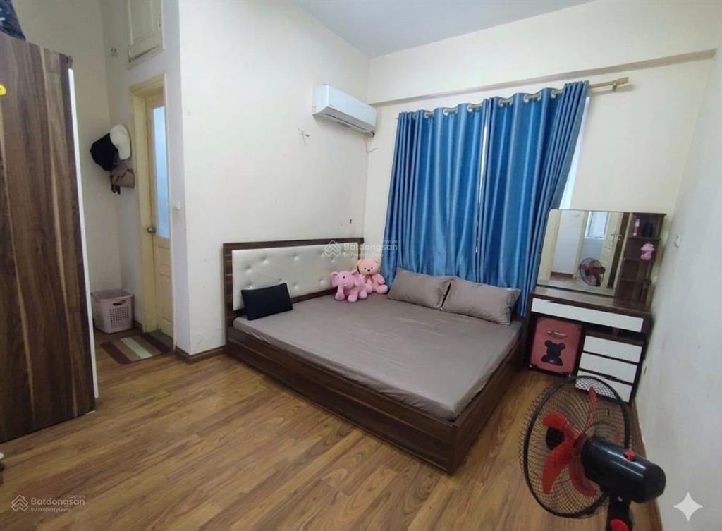 Chính chủ bán căn góc hh2 cầu giấy 122m2, 3pn 3wc, full nội thất cb, đang cho thuê 14tr/tháng