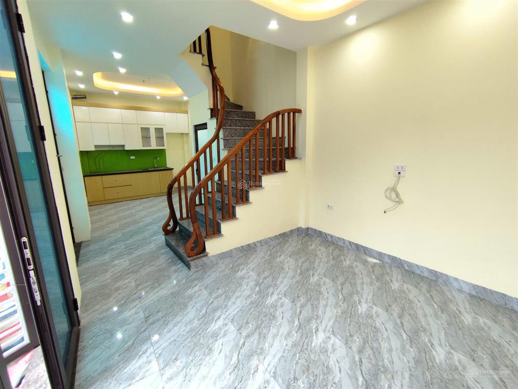 Nhà đồng mai trong đê sd 33/35m2*4t có 5 phòng rộng thoáng giá 3.99 tỷ ctl 0978 939 ***