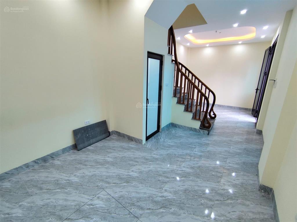 Nhà đồng mai trong đê sd 33/35m2*4t có 5 phòng rộng thoáng giá 3.99 tỷ ctl 0978 939 ***