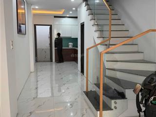 Nhà miêu nha 40m2 4 tầng mới tinh,3 thoáng, nở hậu, ở ngay.