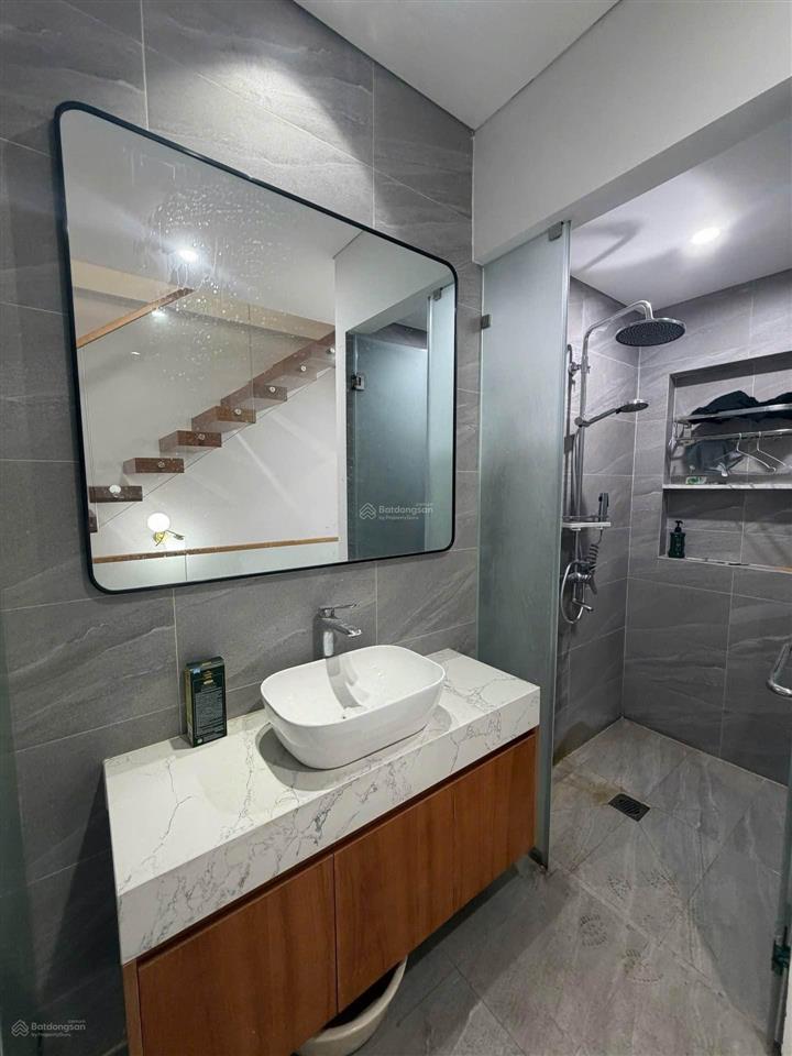 Nhà miêu nha 40m2 4 tầng mới tinh,3 thoáng, nở hậu, ở ngay.