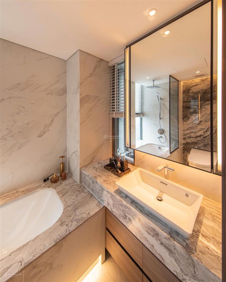 0961 068 ***  cần bán căn hộ 2 ngủ 75 m2  tòa tsq mỗ lao  làng việt kiều châu âu + 18m2 sân vườn