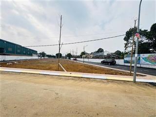 Vị trí vàng lô đất 100m2 gần Quốc Lộ 21, khu vực trung tâm Hòa Lạc. Phù hợp xây trọ, đầu
