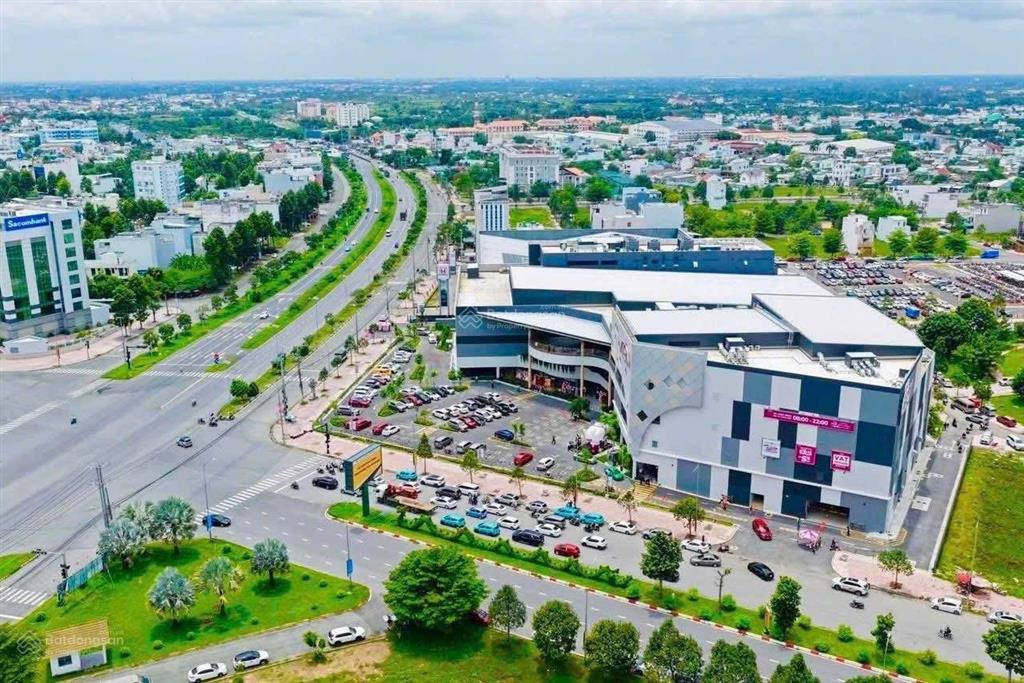 Bán biệt thự mặt tiền đường lớn 47m full tiện ích cạnh sông