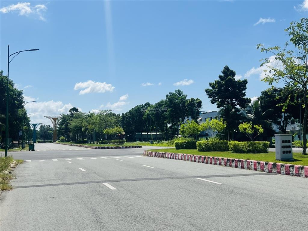 Bán biệt thự mặt tiền đường lớn 47m full tiện ích cạnh sông