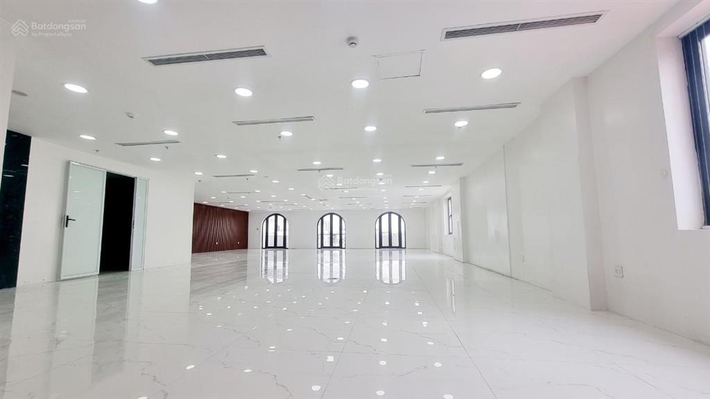 Cho thuê văn phòng mặt phố hoà mã 200m2  hai bà trưng  hn