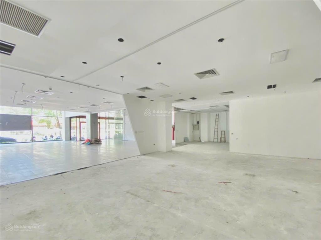 Chính chủ cho thuê mbkd 420m2/ mặt tiền 13m tại 99 võ chí công  tây hồ/ giá tốt hiếm có