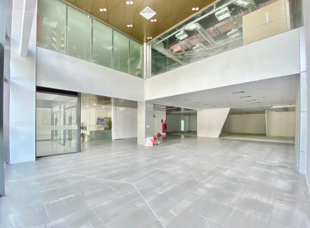 Chính chủ cho thuê mbkd 420m2/ mặt tiền 13m tại 99 võ chí công  tây hồ/ giá tốt hiếm có