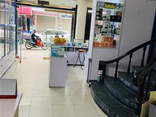 Cho thuê nhà 5 tầng, 10 phòng, vệ sinh khép kín, vị trí đẹp mặt tiền rộng phố đội cấn