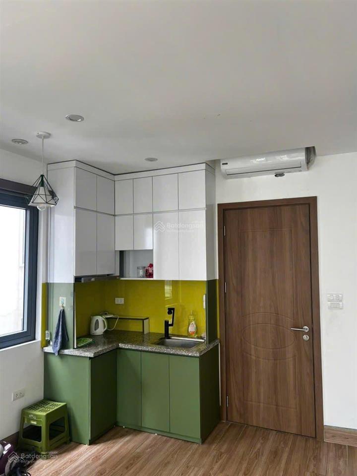 Cho thuê căn hộ 33m2, điện nước giá nhà nước, ô tô đỗ cửa phố phúc tân, hoàn kiếm