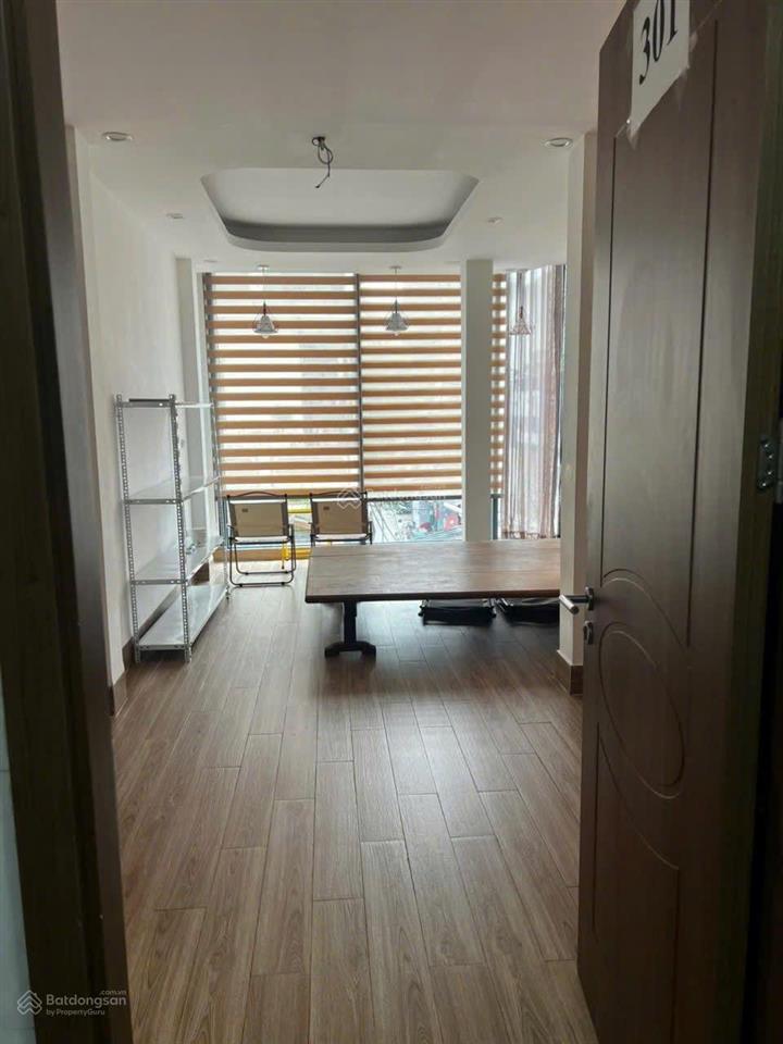 Cho thuê căn hộ 33m2, điện nước giá nhà nước, ô tô đỗ cửa phố phúc tân, hoàn kiếm