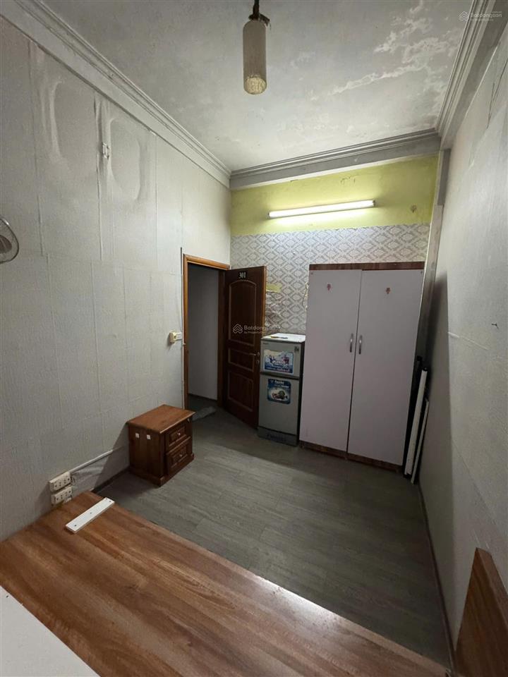 Cho thuê phòng trọ đơn, có điều hòa, có cho để xe điện chỉ 2,2tr/tháng, tại 800 đê la thành