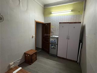 Cho thuê phòng trọ đơn, có điều hòa, có cho để xe điện chỉ 2,2tr/tháng, tại 800 đê la thành