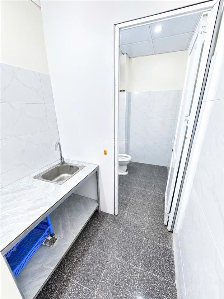 Phòng rộng,giá rẻ,ở được 45 người gần cao đẳng fpt, đại học đông á,cao đẳng quốc tế,đh công nghiệp