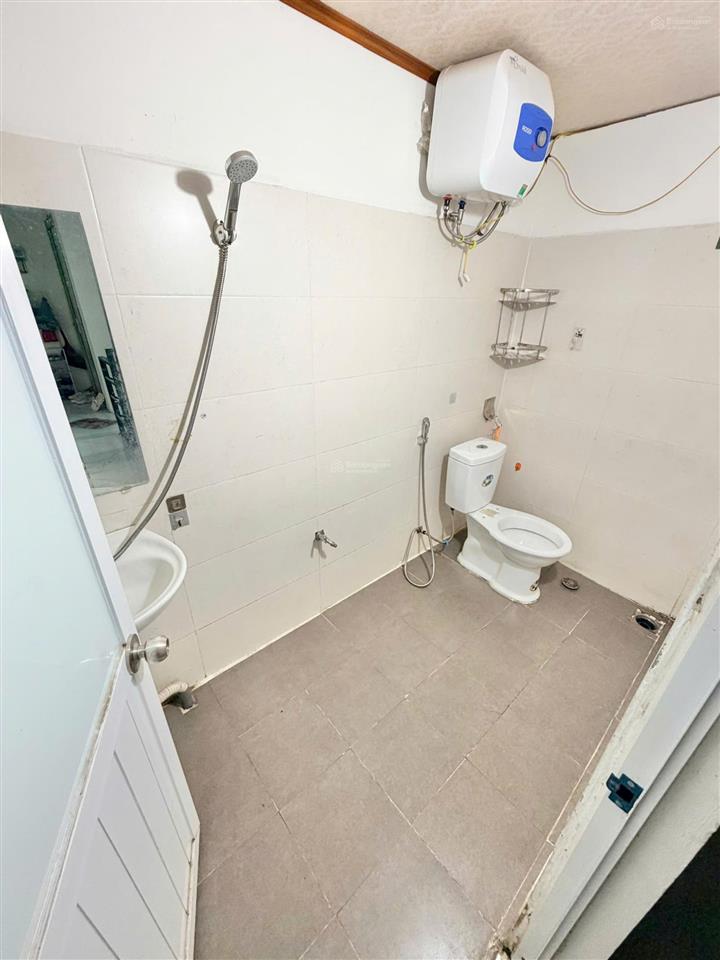 Phòng rộng,giá rẻ,ở được 45 người gần cao đẳng fpt, đại học đông á,cao đẳng quốc tế,đh công nghiệp
