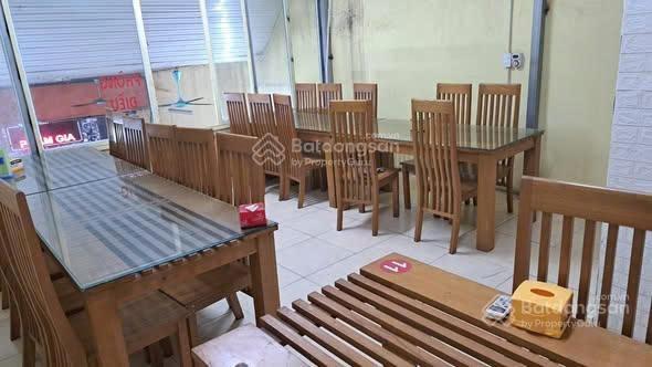 Nhượng quán bún cá 3 tầng, có lượng khách quen ổn định phố dịch vọng hậu, cầu giấy