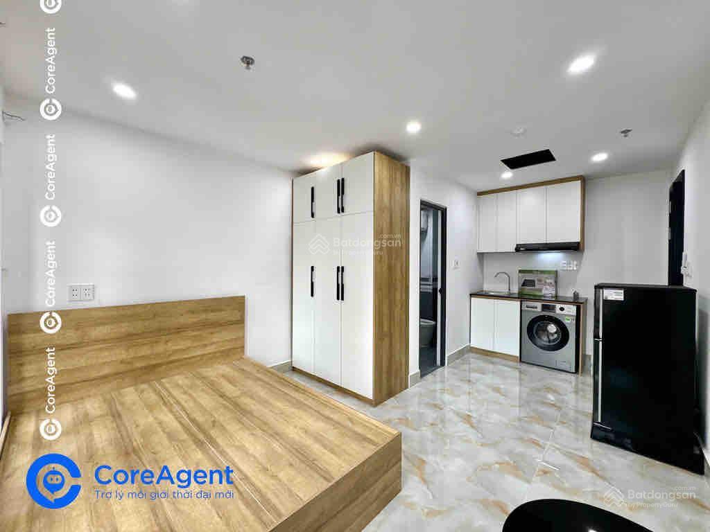 Studio ban công thoáng  full nội thất ngay ngã tư bốn xã