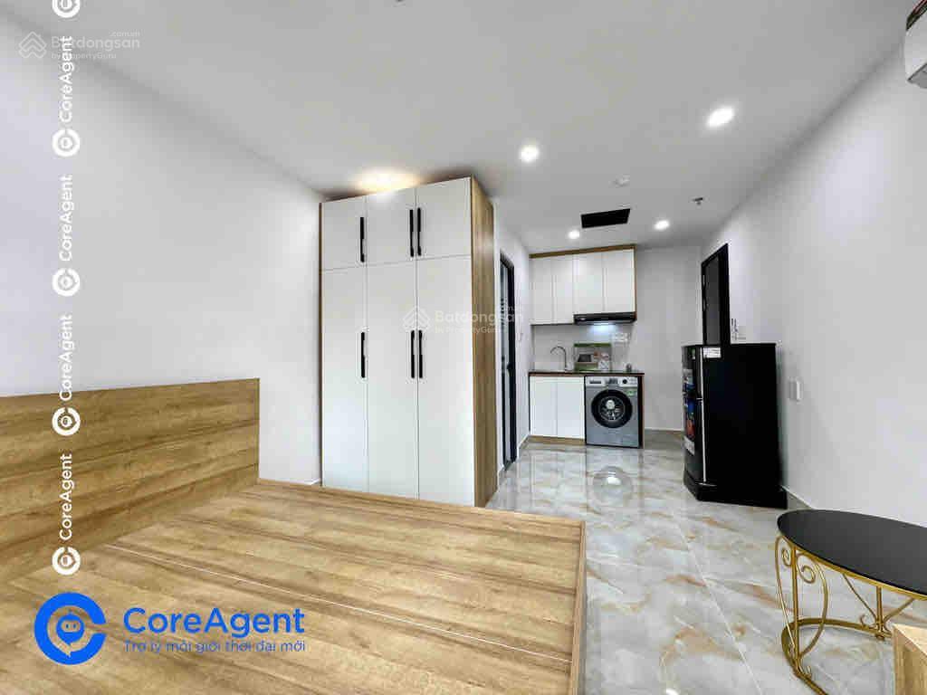 Studio ban công thoáng  full nội thất ngay ngã tư bốn xã