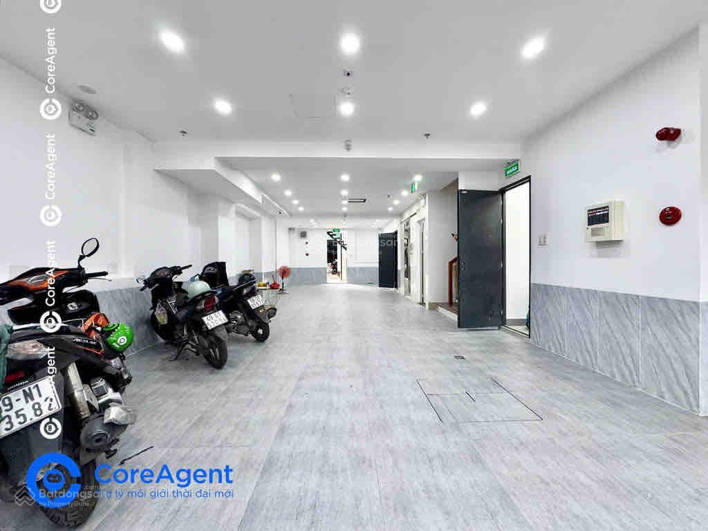 Studio ban công thoáng  full nội thất ngay ngã tư bốn xã